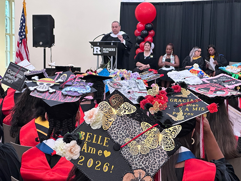Superintendent León speaks at the Newark School of Fashion and Design graduation. 